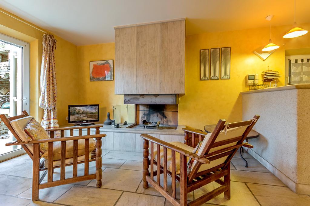 Lou Granos Bed & Breakfast Горд Екстериор снимка