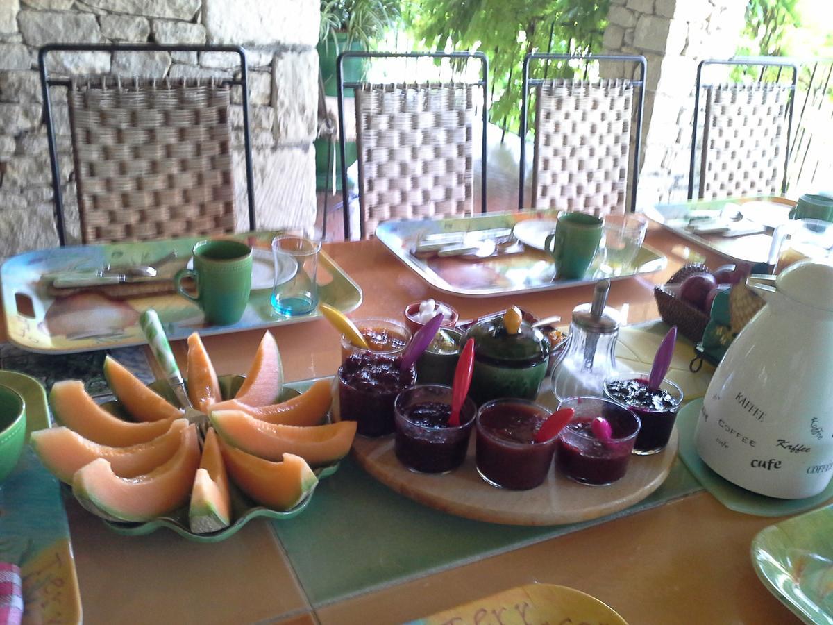 Lou Granos Bed & Breakfast Горд Екстериор снимка
